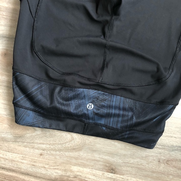 Lululemon Crops Size 4 - Picture 7 of 9